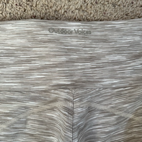 Outdoor Voices flow 7/8 leggings - Picture 6 of 6